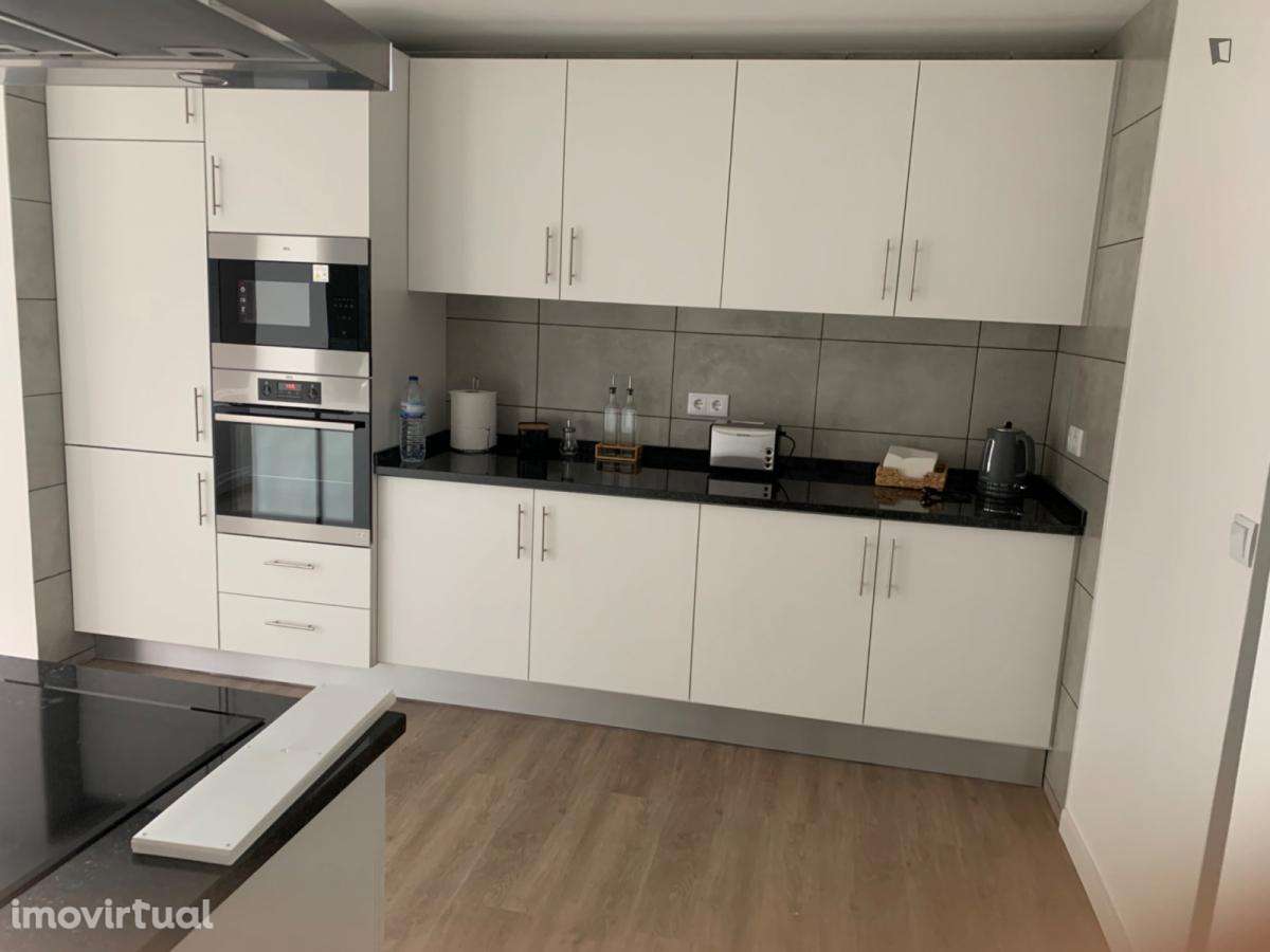 Quarto - localizado em Lumiar Lisbon - Grande imagem: 4/14