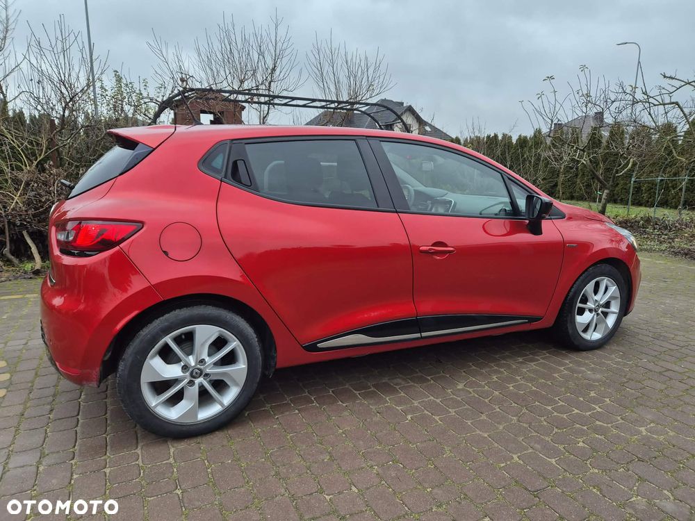 Renault Clio 1.2 16V Limited EU6 - 11
