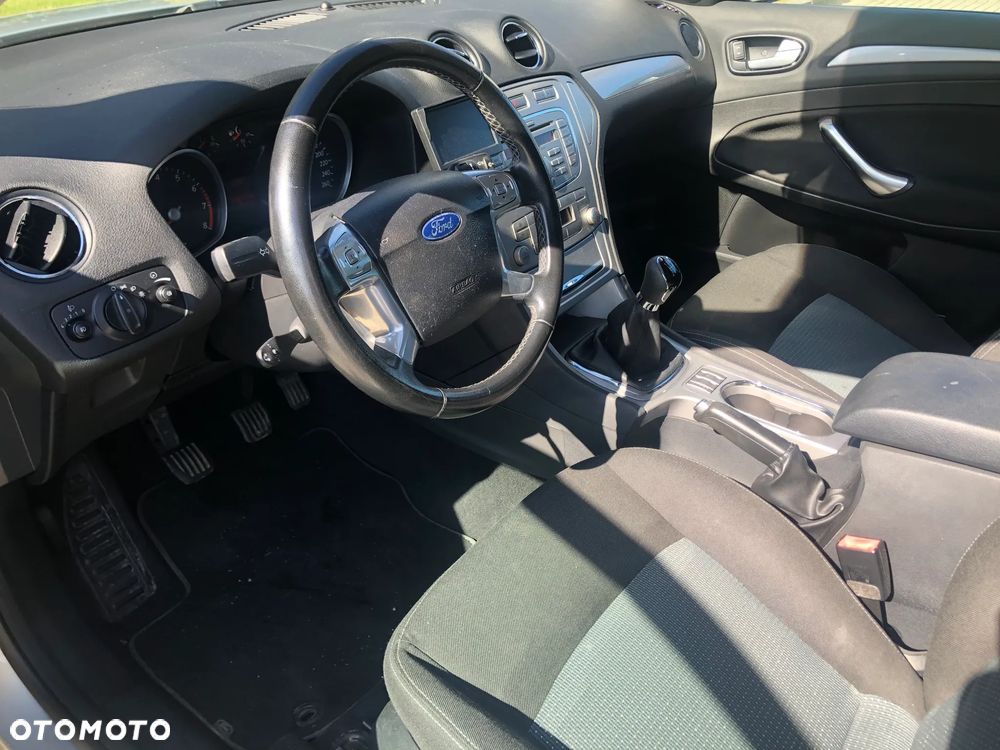 Ford Mondeo - 8