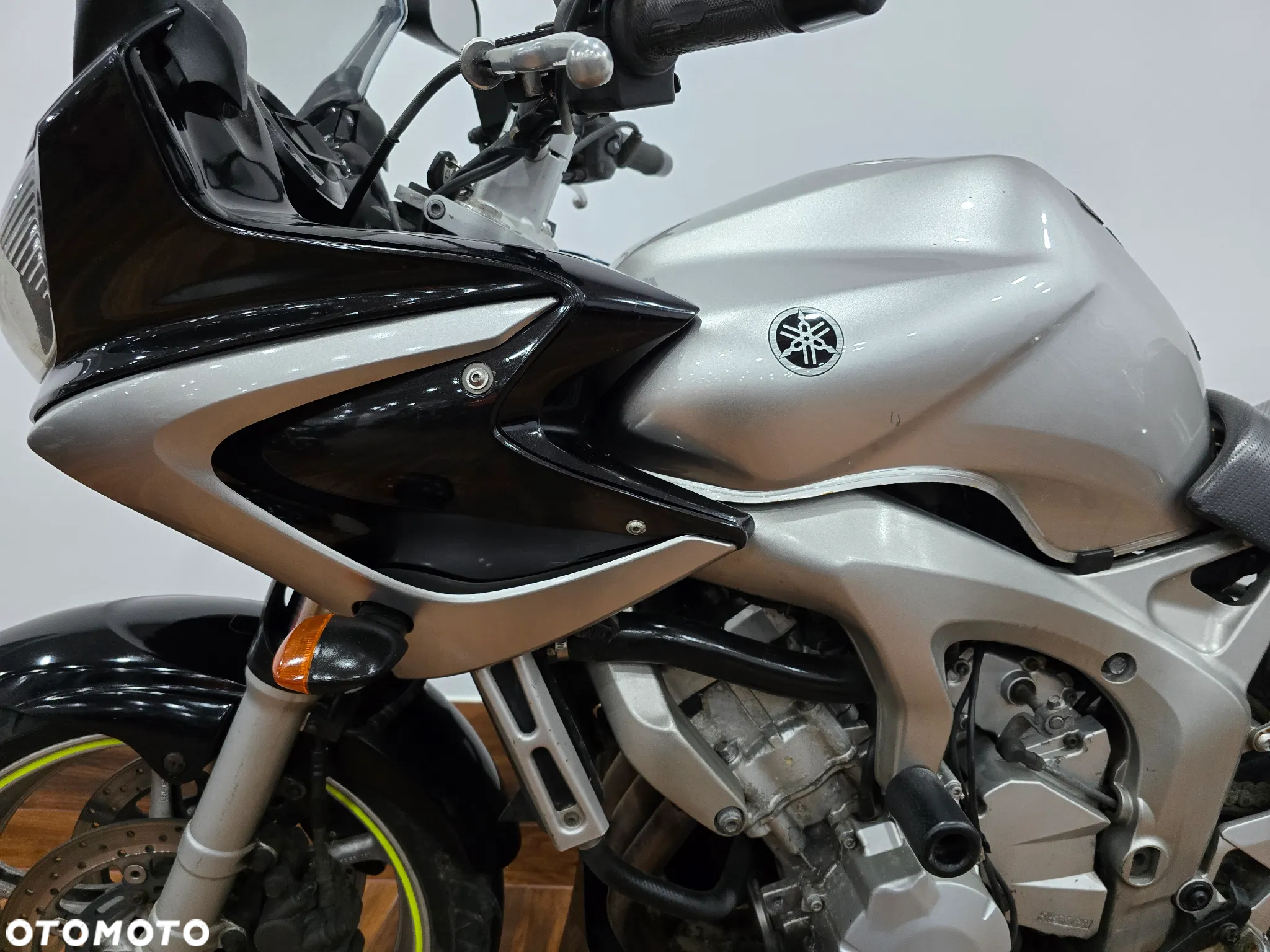 Yamaha FZ - 23