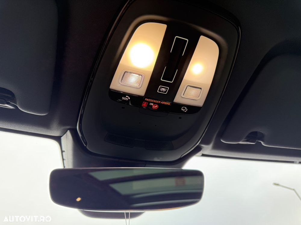 Volvo XC 60 B4 MHEV AT AWD Ultimate Dark - 35