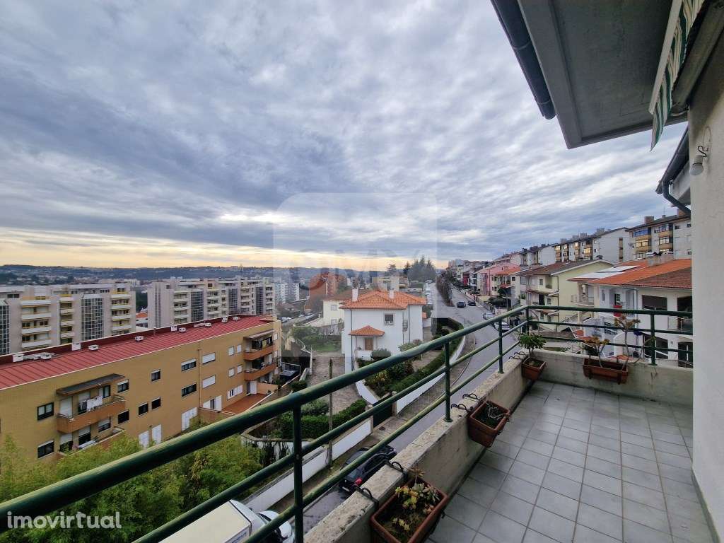 Na Rua Cidade Espinho em Vila Real, T4+1 com Sótão Habitável - Grande imagem: 5/36