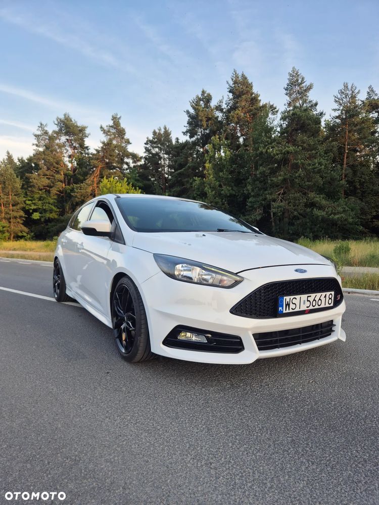 Ford Focus 2.0 EcoBoost ST - 4