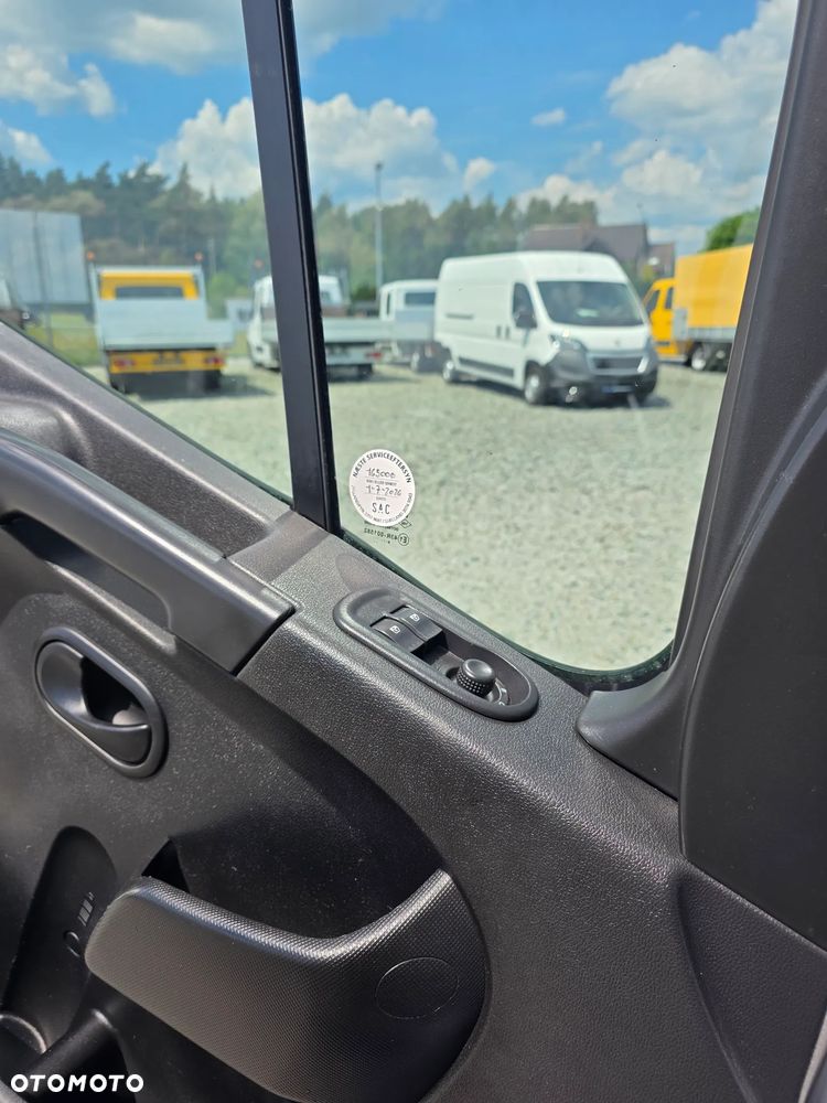 Renault MASTER 2,3 DCI 165 KONNA SKRZYNIA 4,5M BLIŻNIAKI DO 3,5T 144T/KM PRZEBIEGU KLIMA ROZSTAW OSI 4,3M GWARANCJA - 17
