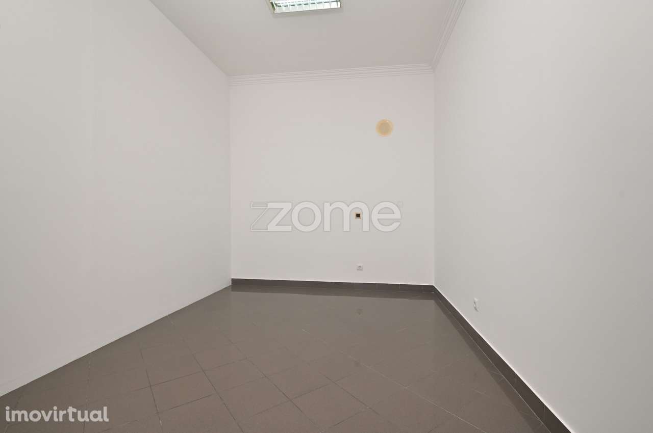 Escritório/Serviços frente ao novo Centro Saúde Cascais - Grande imagem: 5/19