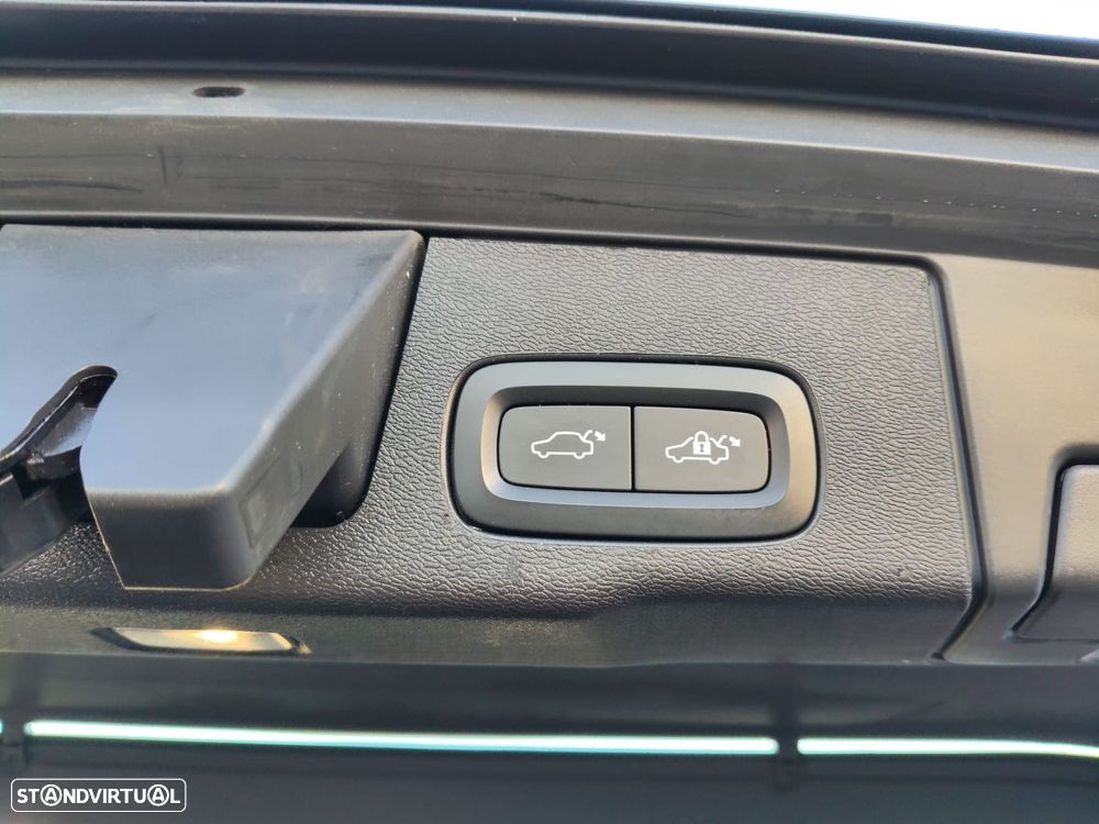 Volvo XC 60 2.0 B4 Plus Bright - 8