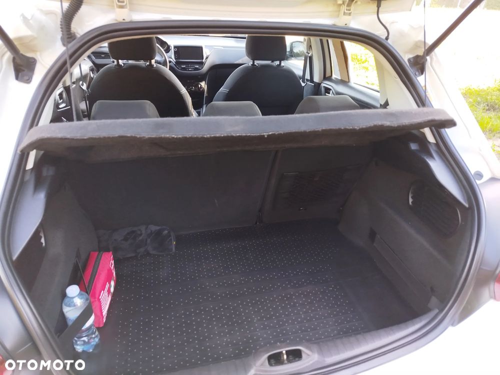Peugeot 208 1.6 BlueHDi Allure S&S - 7