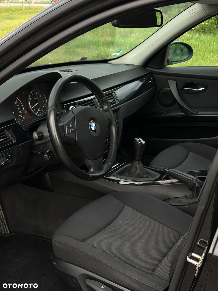 BMW Seria 3 320i - 7