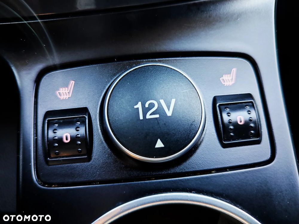 Ford Kuga 2.0 TDCi 2x4 Titanium - 27