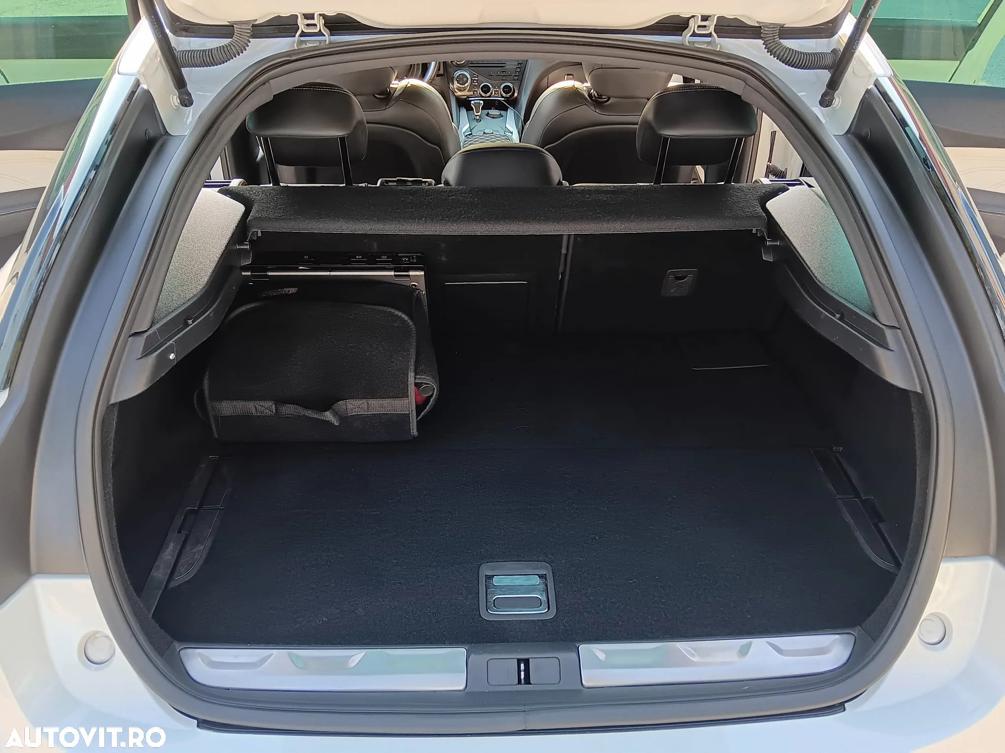 Citroën DS5 Hybrid4 EGS6 SoChic - 10