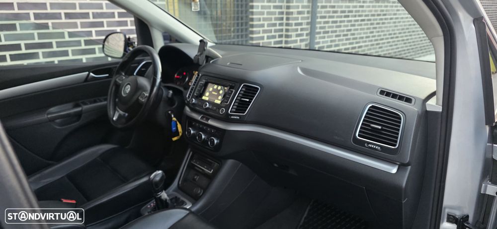VW Sharan - 26