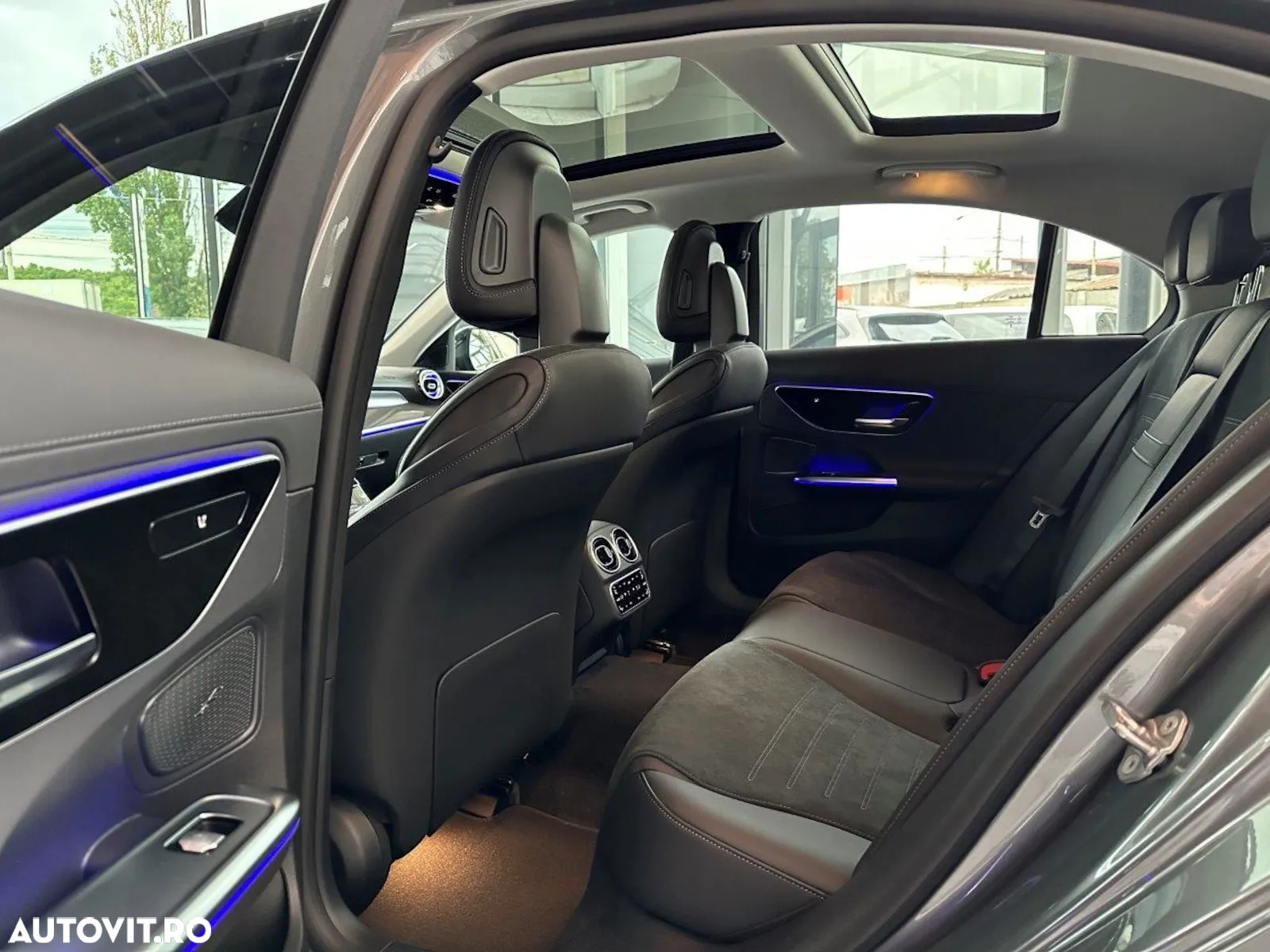 Mercedes-Benz C 300 e 4Matic 9G-TRONIC AMG Line Advanced - 12