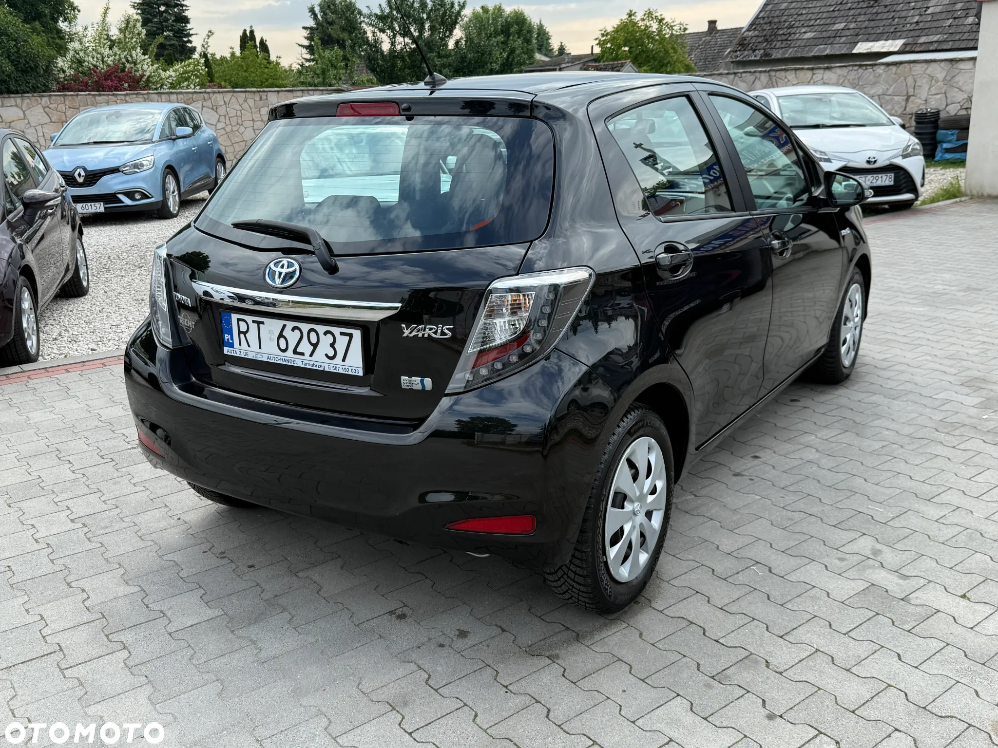 Toyota Yaris Hybrid 100 Dynamic - 3