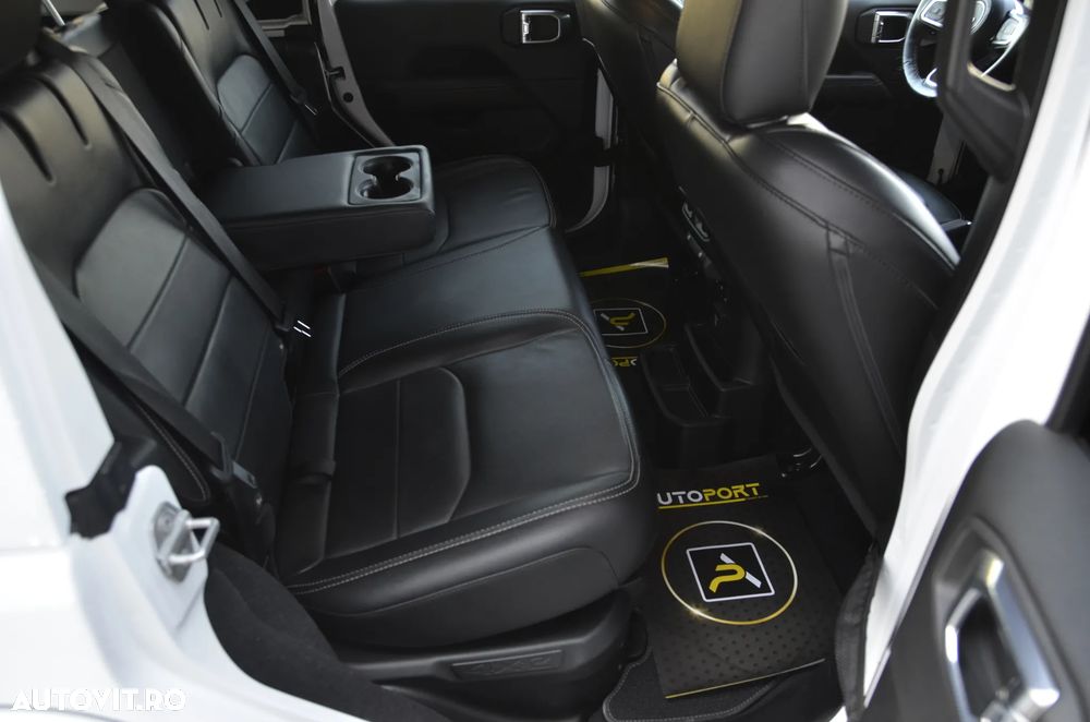 Jeep Wrangler - 17