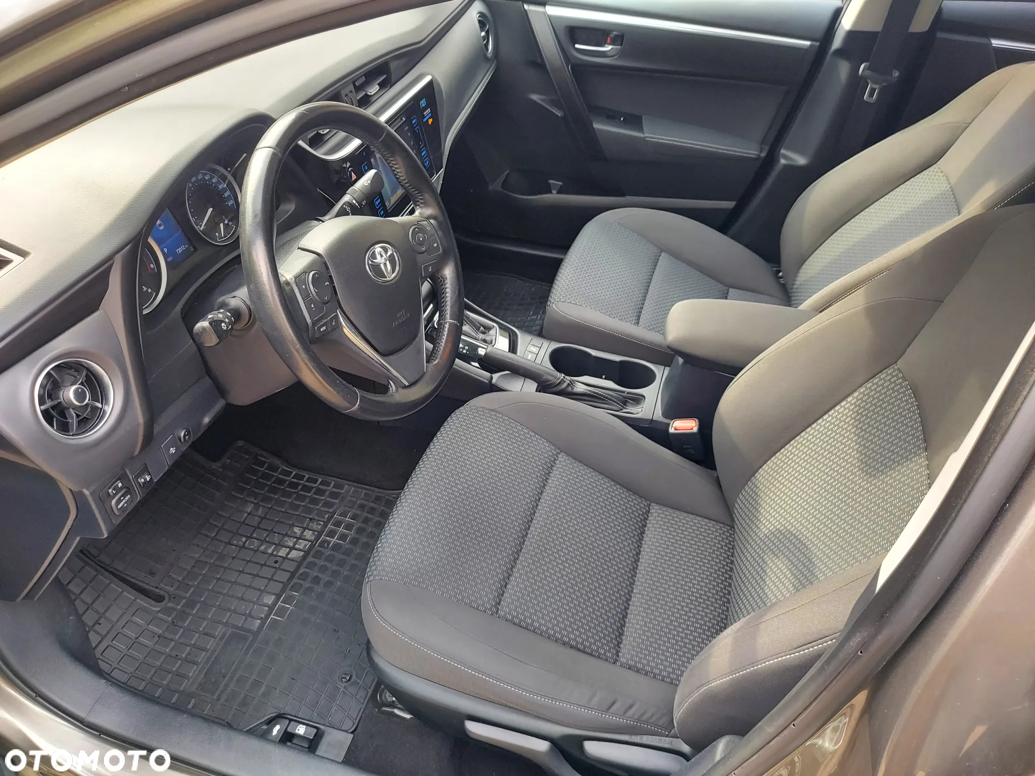 Toyota Corolla 1.6 Comfort MS - 31