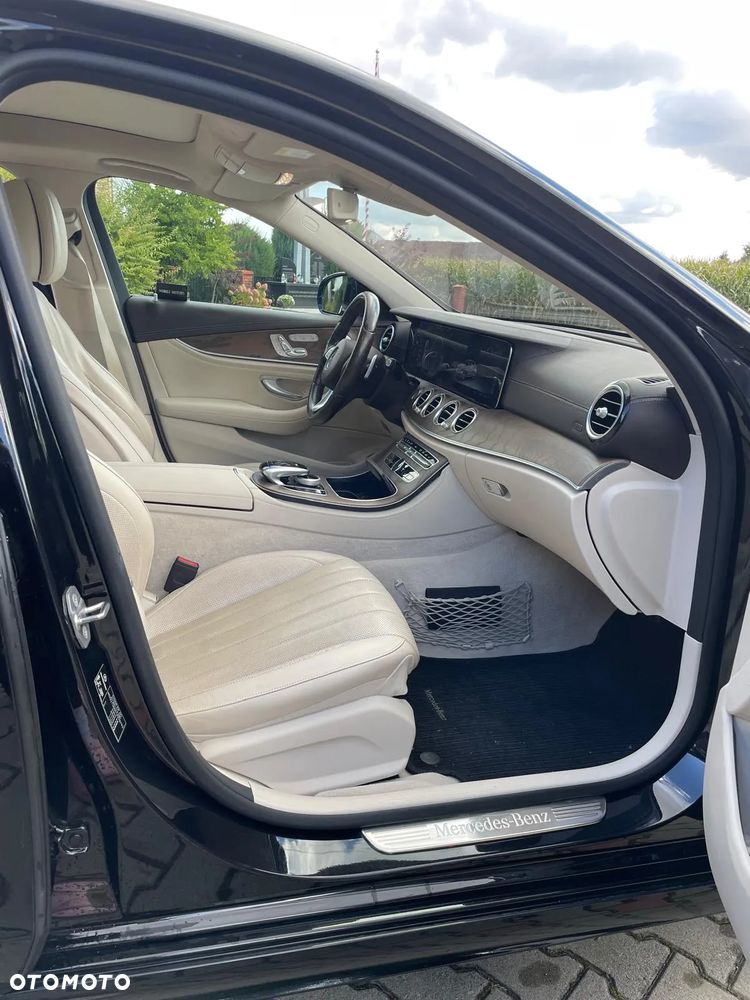 Mercedes-Benz Klasa E 220 d 4-Matic 9G-TRONIC - 4