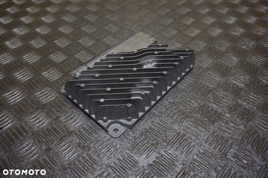 CHEVROLET CORVETTE C8 2020 - Wzmacniacz Audio Radio BOSE USA - 4