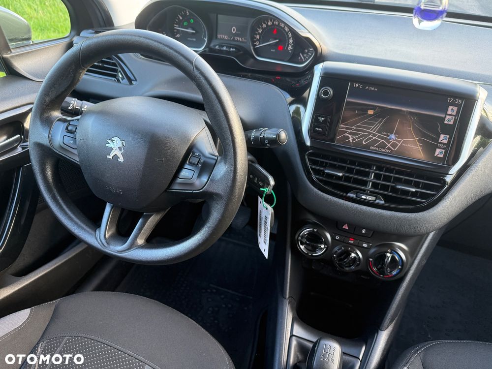 Peugeot 208 95 VTI Allure - 9