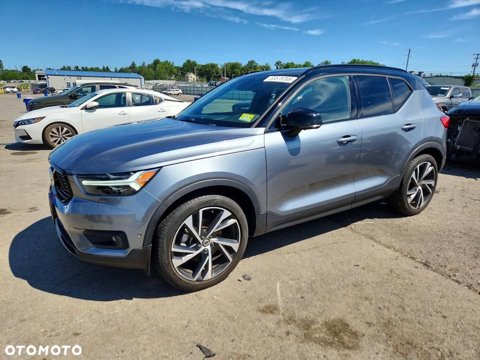 Volvo XC 40 T5 AWD R-Design - 1