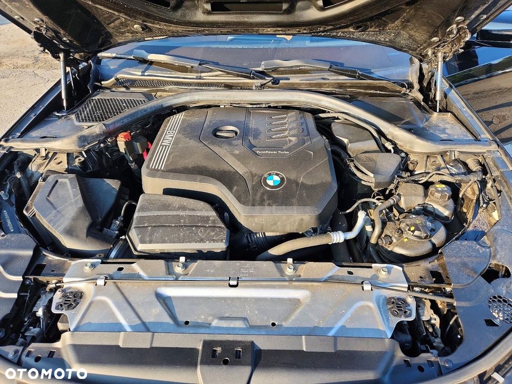 BMW Seria 3 330i xDrive M Sport - 10