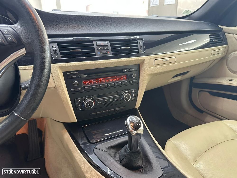 BMW 320 d Cabrio - 24