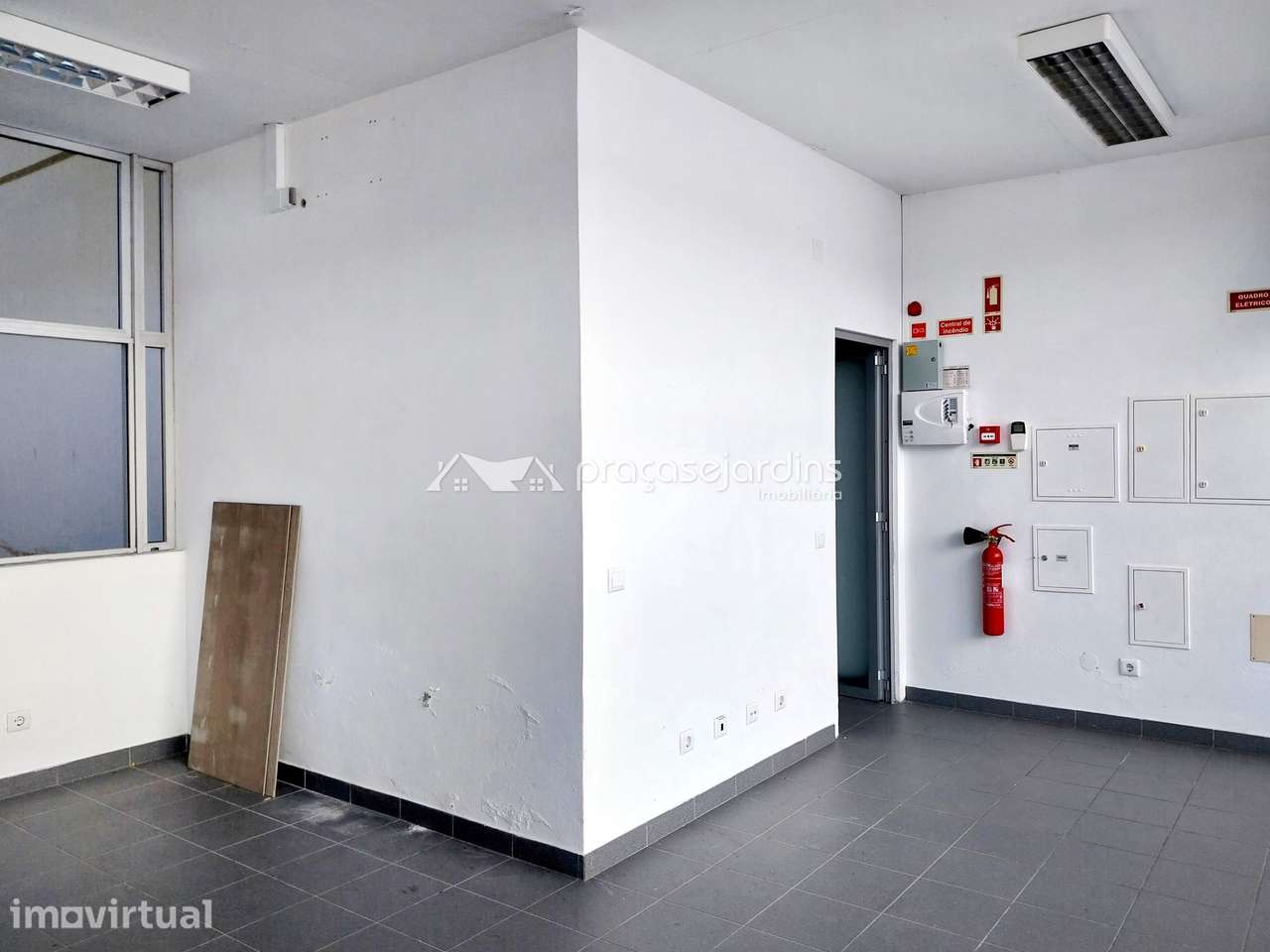 Armazém 400m2 - Grande imagem: 5/6