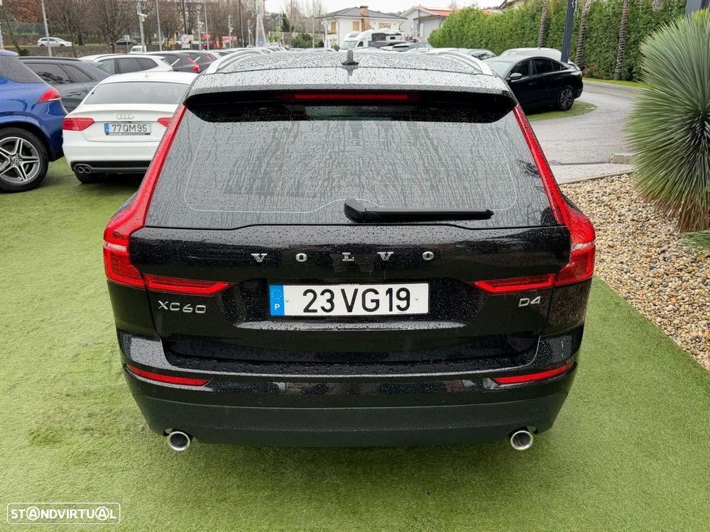 Volvo XC 60 2.0 D4 Momentum Geartronic - 10