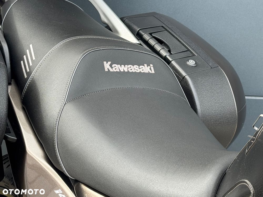 Kawasaki GTR - 10