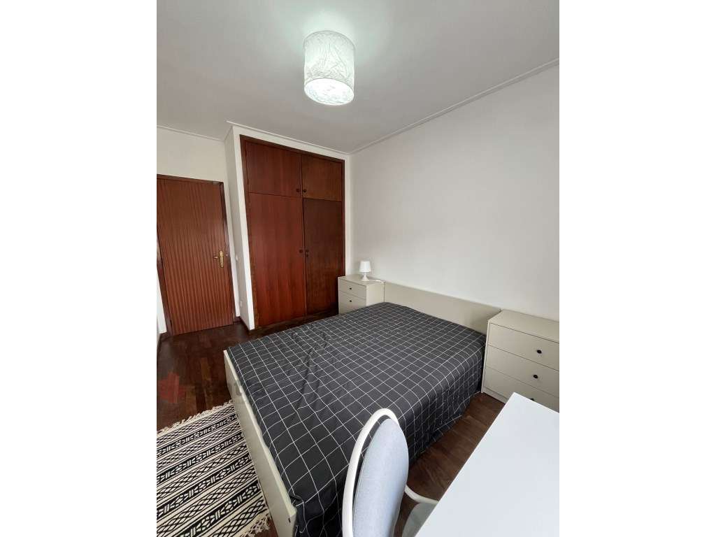 Quarto para Arrendamento disponível. Perto ISCAC, ESAC, Escola Supe... - Grande imagem: 2/10