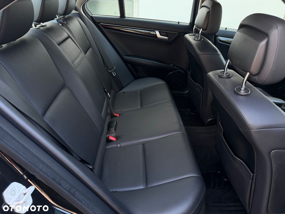 Mercedes-Benz Klasa C 220 CDI DPF Automatik Avantgarde - 18
