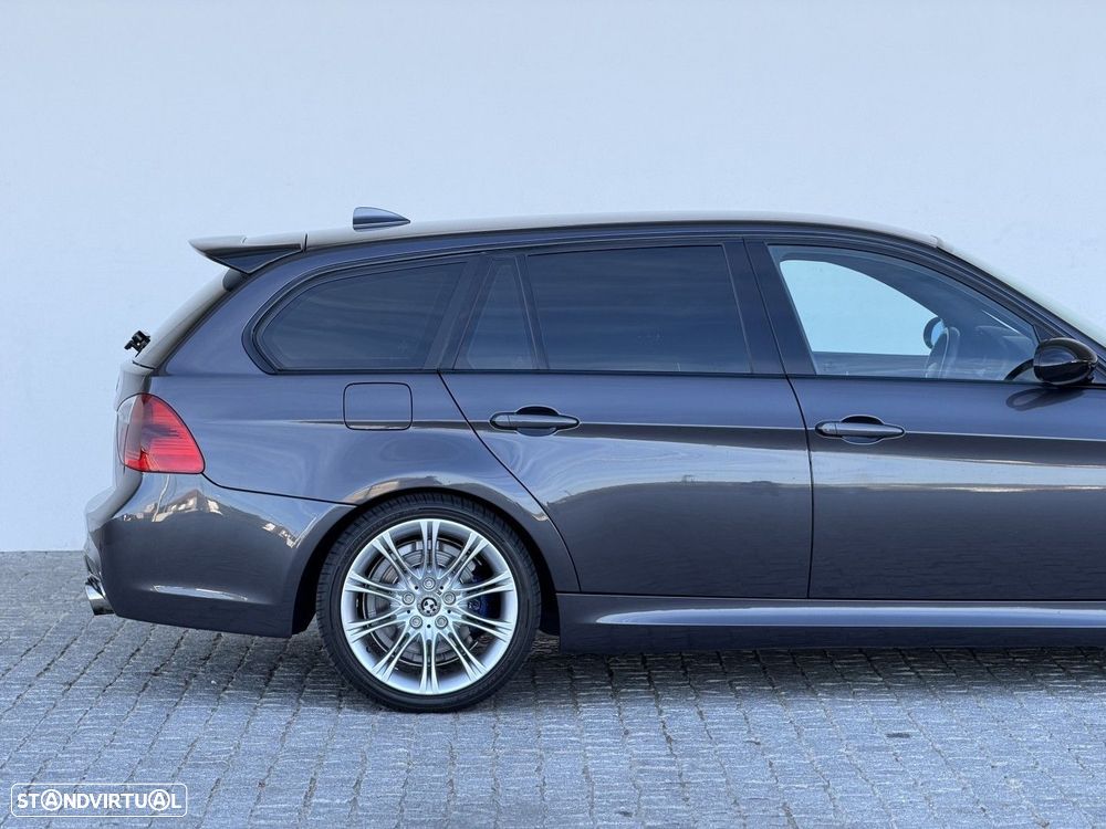 BMW 318 d Pack M - 14