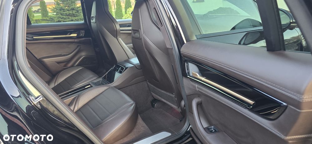 Porsche Panamera 4 E-Hybrid - 18