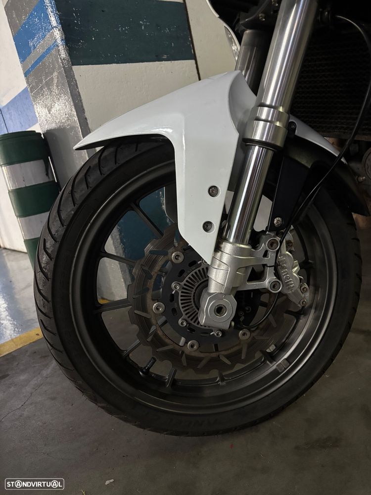 Benelli TRK 251 - 5