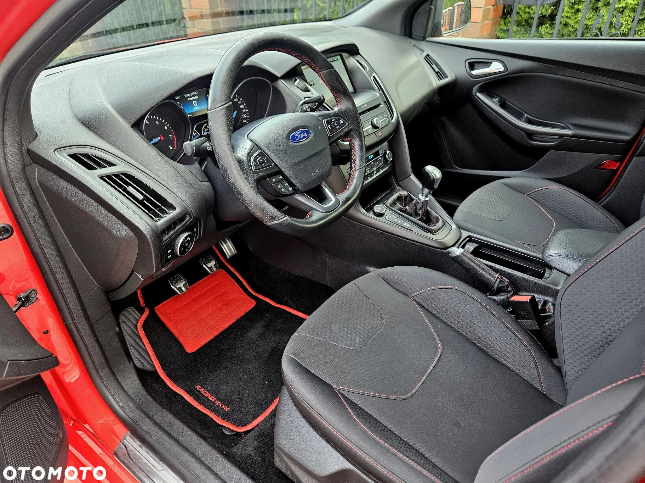 Ford Focus 1.0 EcoBoost Hybrid ST-LINE - 12