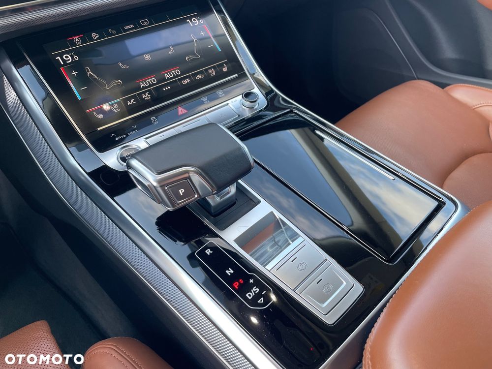 Audi Q8 SUV TFSI quattro 250 kW tiptronic S line business - 31