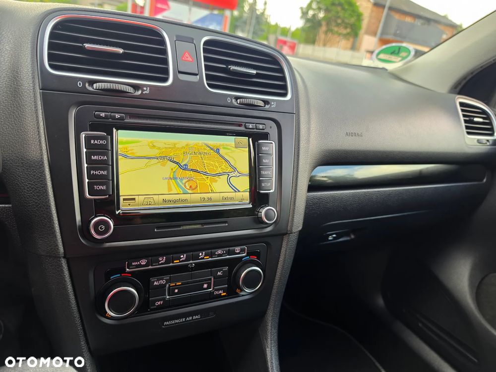 Volkswagen Golf - 22