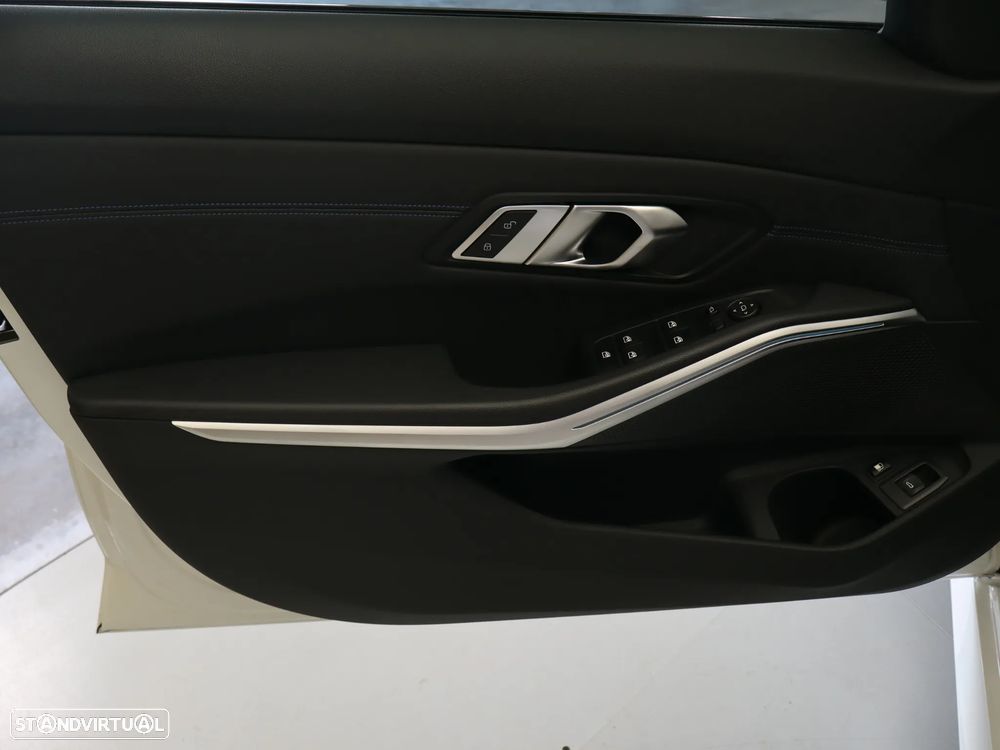 BMW 320 e xDrive Aut. M Sport - 22