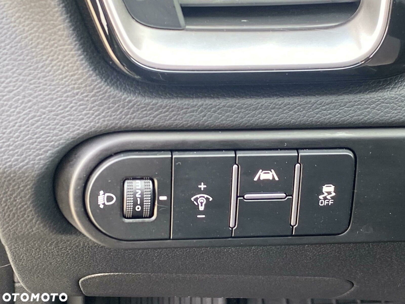 Kia Ceed - 11