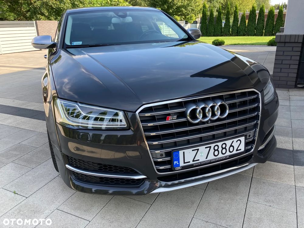Audi S8 - 2