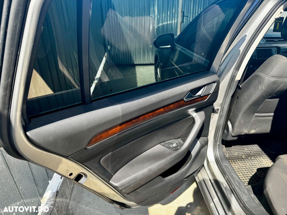 Volkswagen Passat 2.0 TDI DSG (BlueMotion Technology) Comfortline - 12