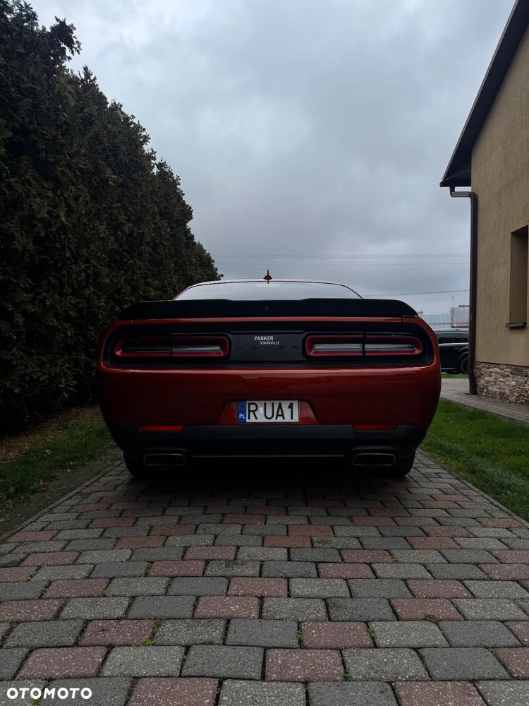 Dodge Challenger 5.7 R/T - 8