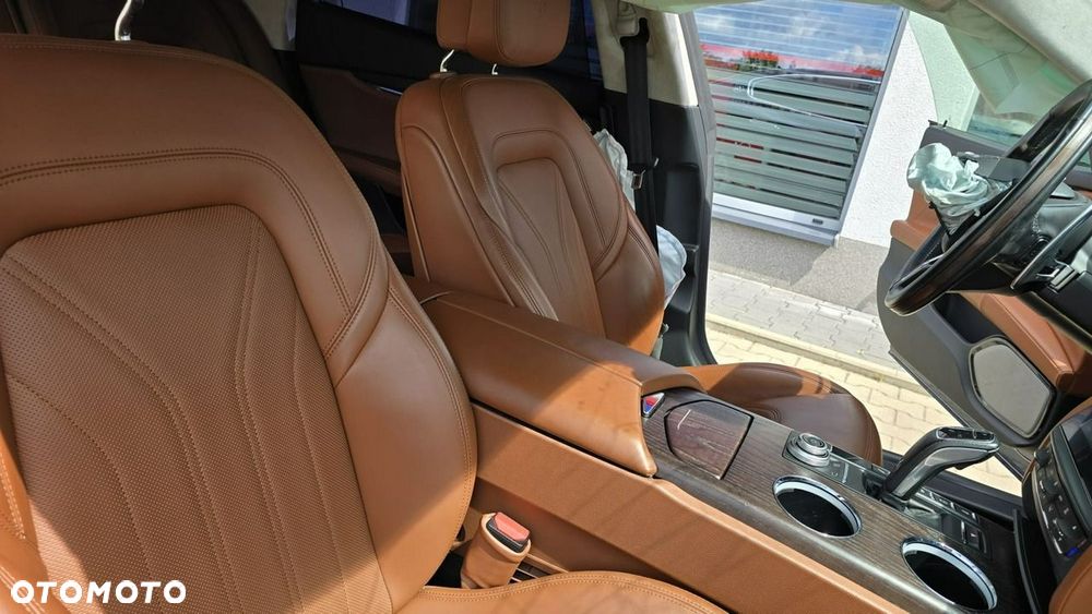 Maserati Quattroporte - 18