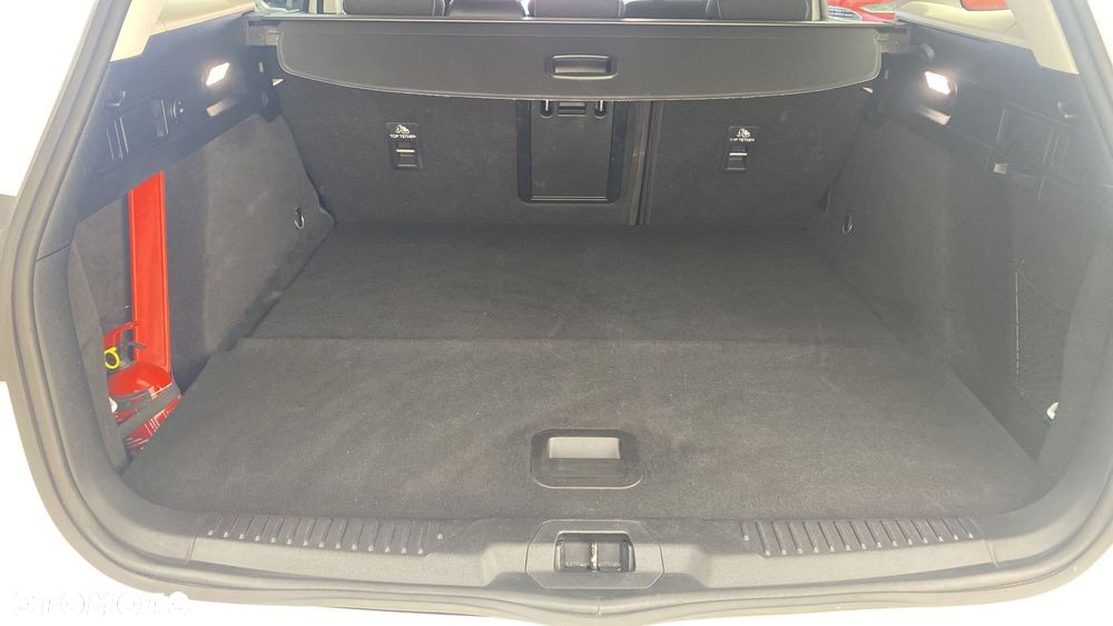 Ford Focus 1.0 EcoBoost mHEV Titanium X - 12