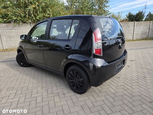 Daihatsu Sirion - 8