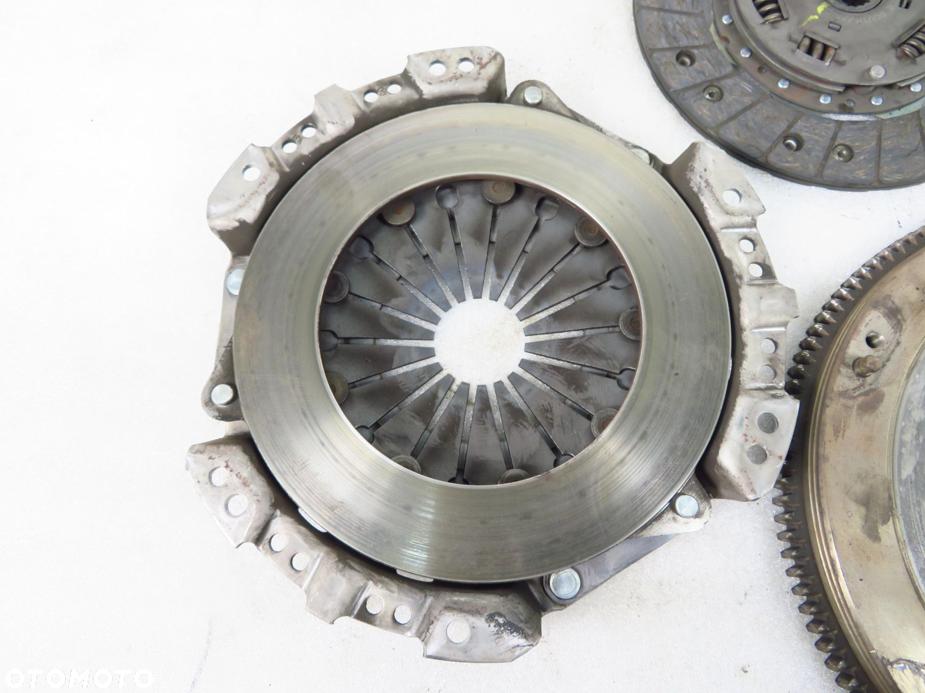 KOŁO ZAMACHOWE SPRZEGŁO TOYOTA AVENSIS I T22 2.0 ST22 323037010 - 2
