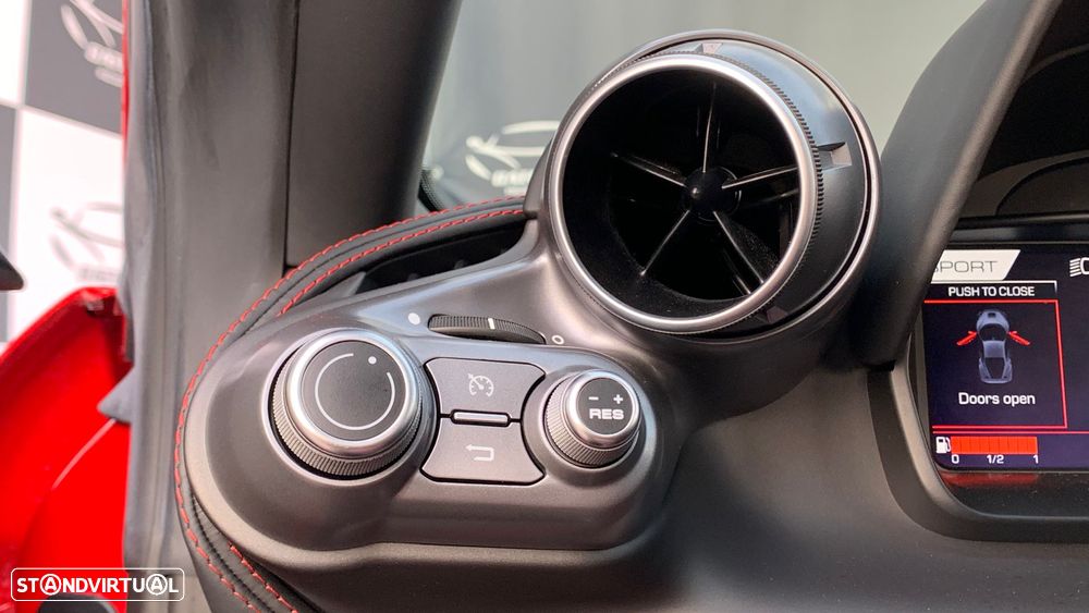 Ferrari F8 Tributo - 27