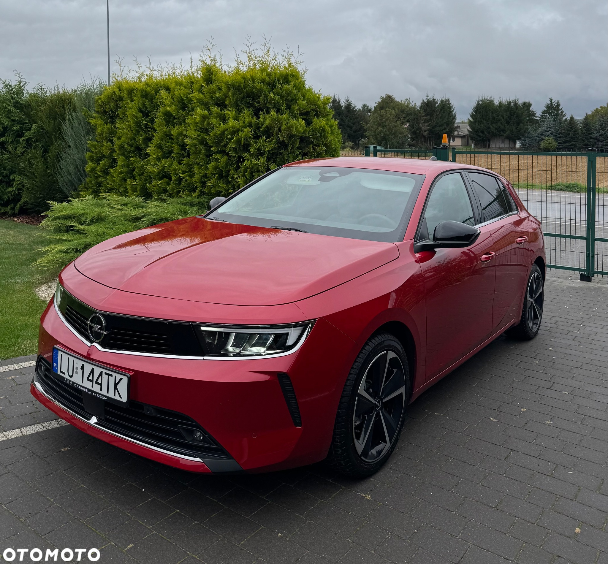 Opel Astra V 1.2 T Elegance S&S - 2
