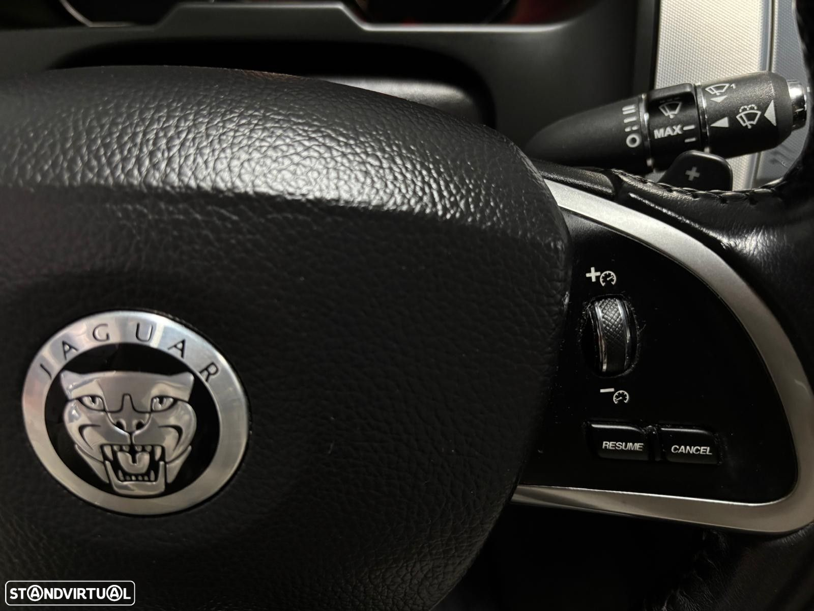 Jaguar XF 2.2 D Premium Luxury - 13
