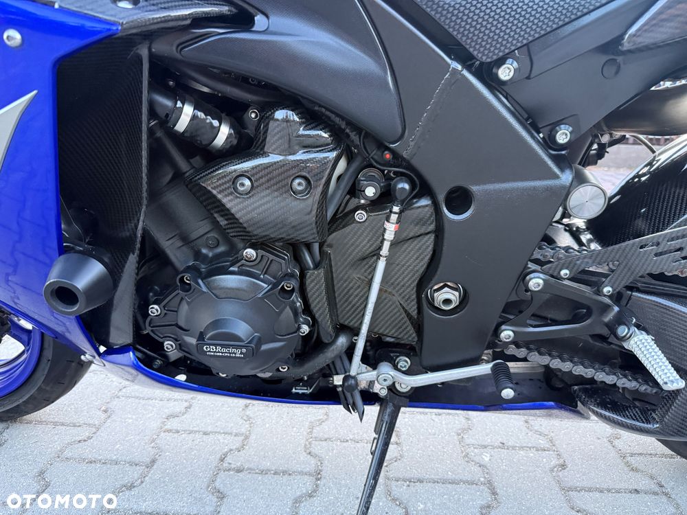 Yamaha R1 - 31