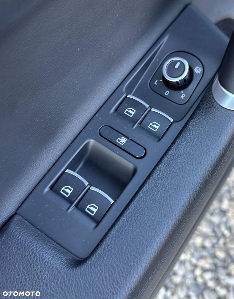 Volkswagen Passat 3.6 V6 4Motion DSG Highline - 17